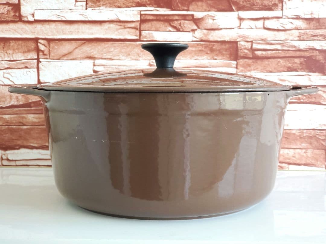 【希少品/幻セール】クーザンス　両手鍋　ダークブラウン　22cm