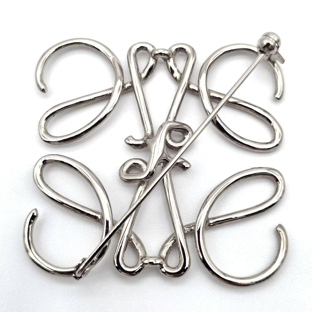 ✨美品 箱付き✨LOEWE アナグラム ブローチ シルバー