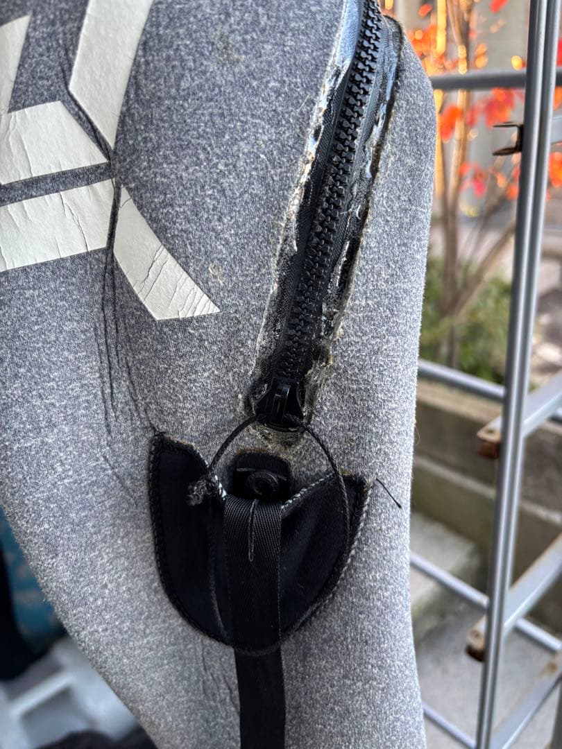 CYBER グレー/ブラック ウェットスーツ