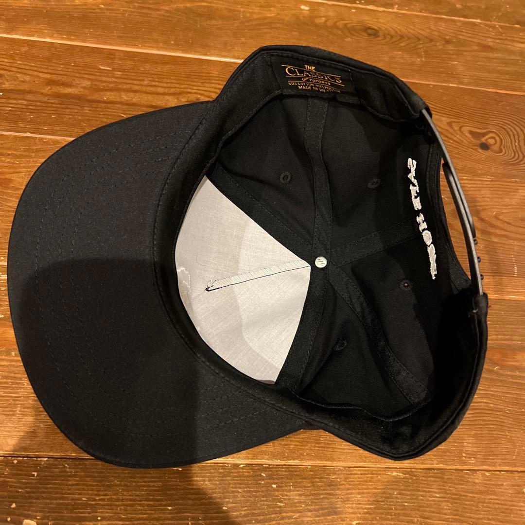 黒のキャップ Nの刺繍 SAFE HOUSE