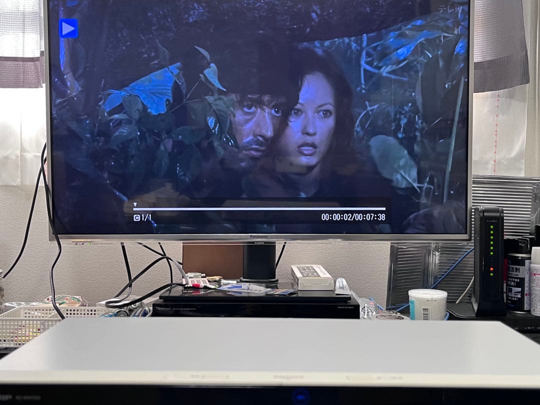 リモコン付　1TB 2番組録画　シャープブルーレイレコーダー　BD-WW1000