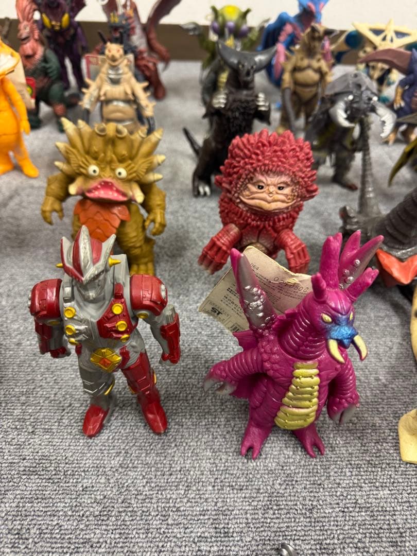 特撮ソフビ大量　約50体 まとめ売り　ソフビ　フィギュア　ゴジラ　ウルトラ怪獣