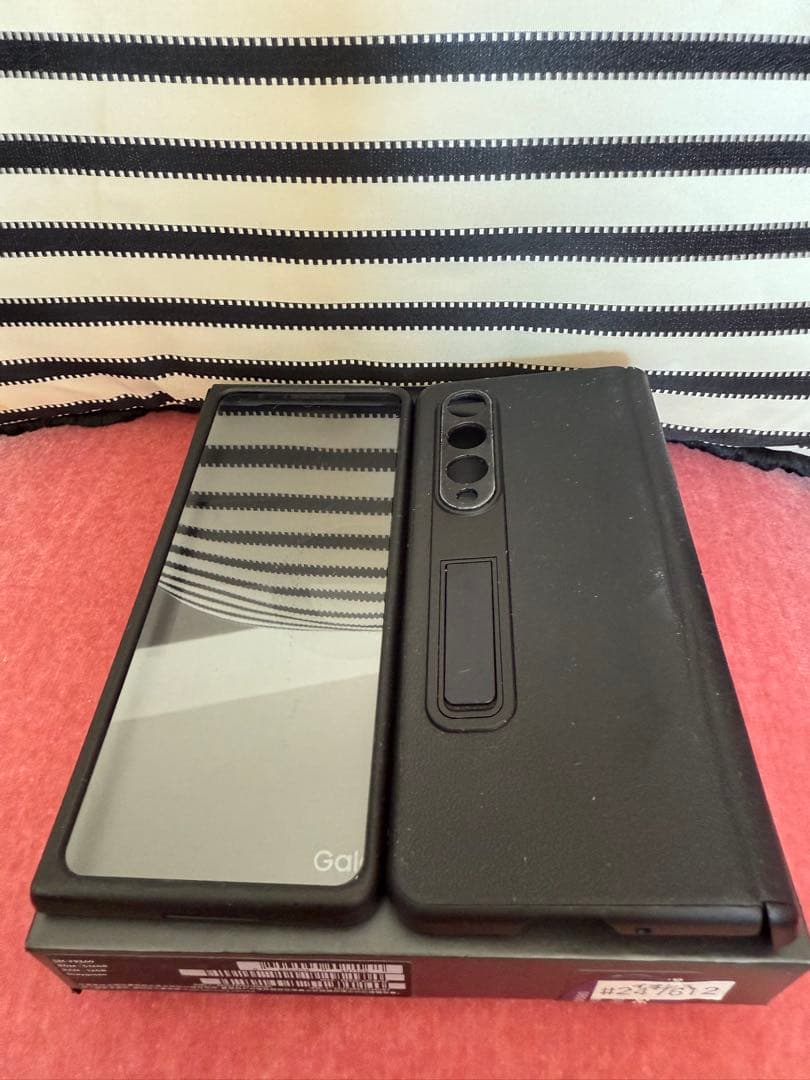 極上品　香港版　Galaxy Z Fold4 本体　512GB 付属品有