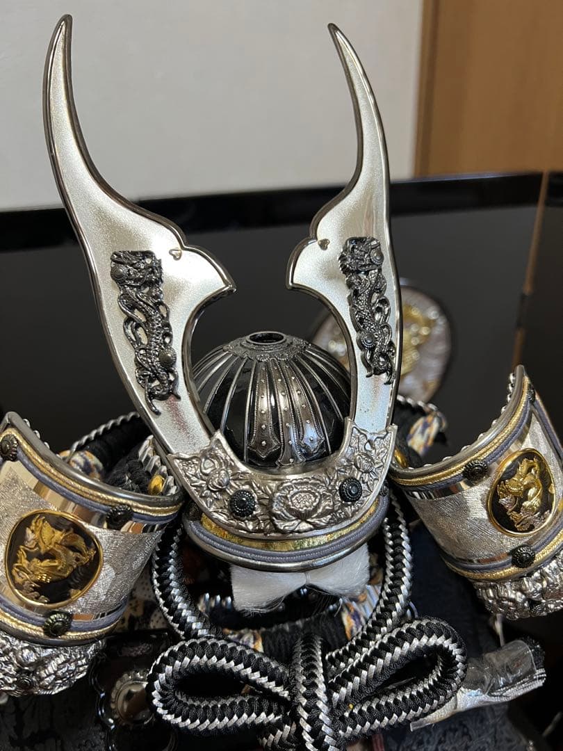 五月人形　いぶし銀昇龍鎧飾り　大和