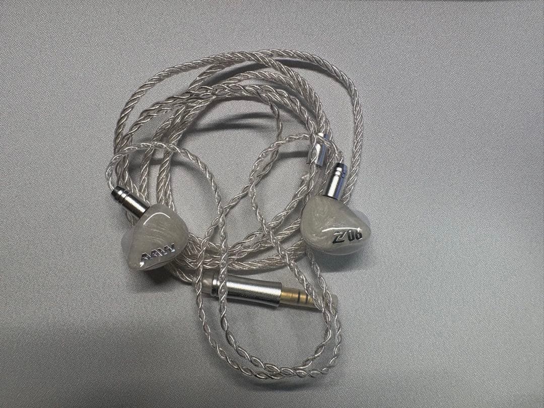 イヤホン AAW Z06 Blanc Edition(Universal Fit)