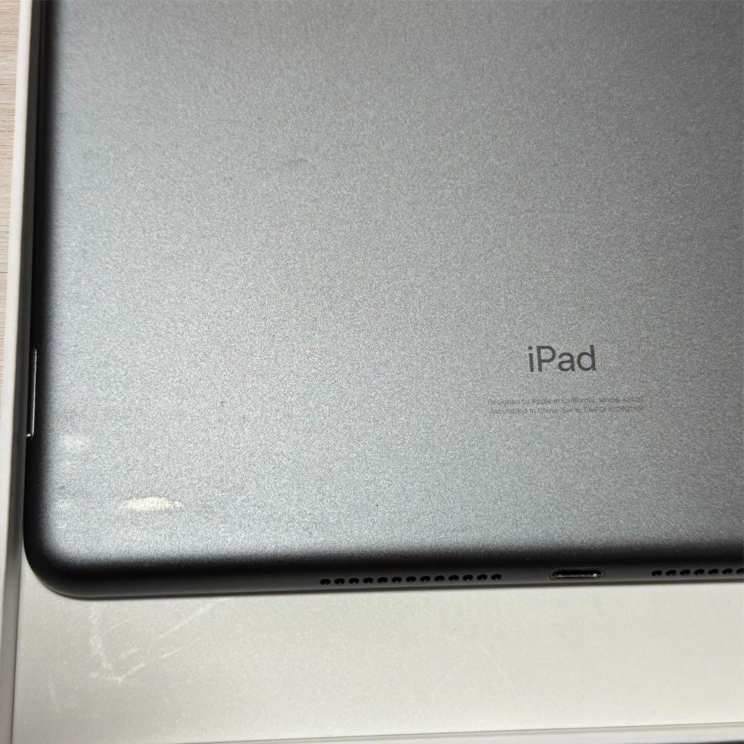 iPad 第8世代 32GB スペースグレー Wi-Fi + Cellular