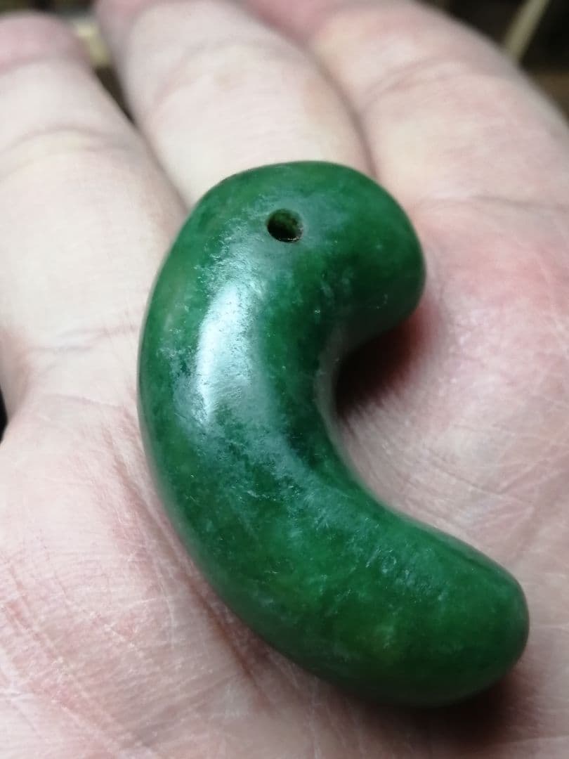 ★古墳期『糸魚川翡翠勾玉』出土品。4.8cm【超琅玕翡翠】最高峰の巨大勾玉です。