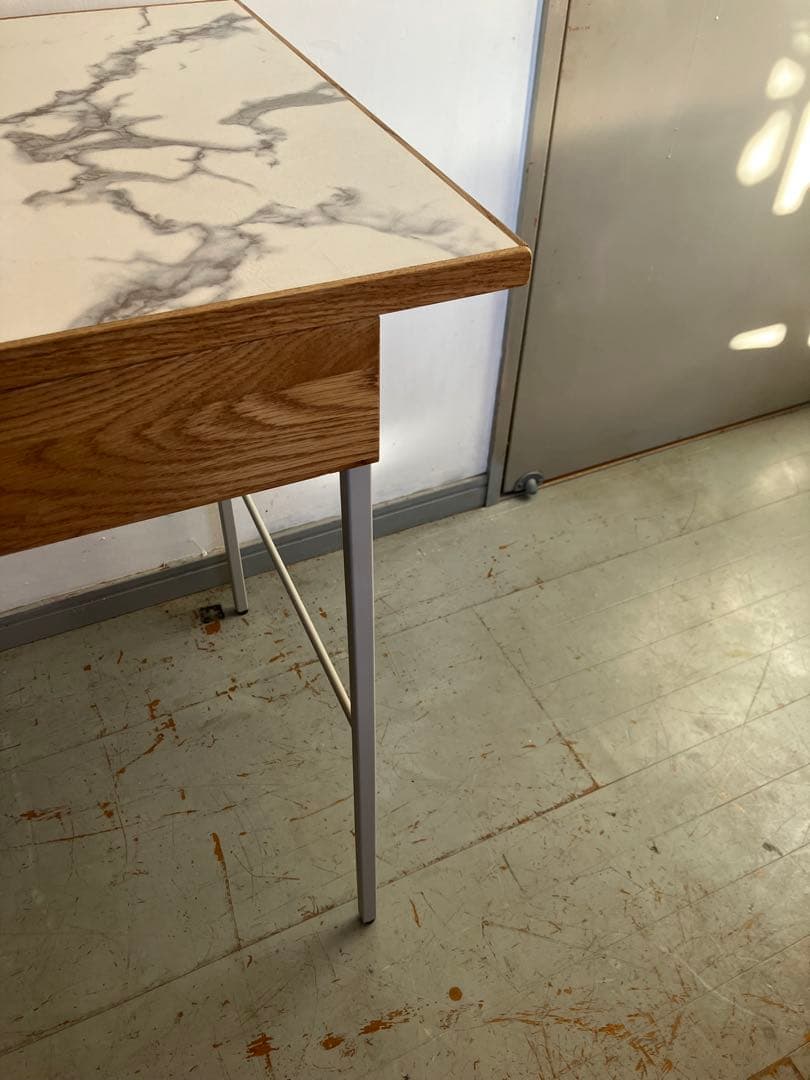 a.depeche POL desk 900 wide マーブル、ユロップグレー