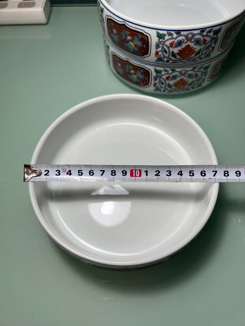 769 有田焼 其泉窯 染錦四方割木甲草花文 三段重 賞美堂本店　未使用