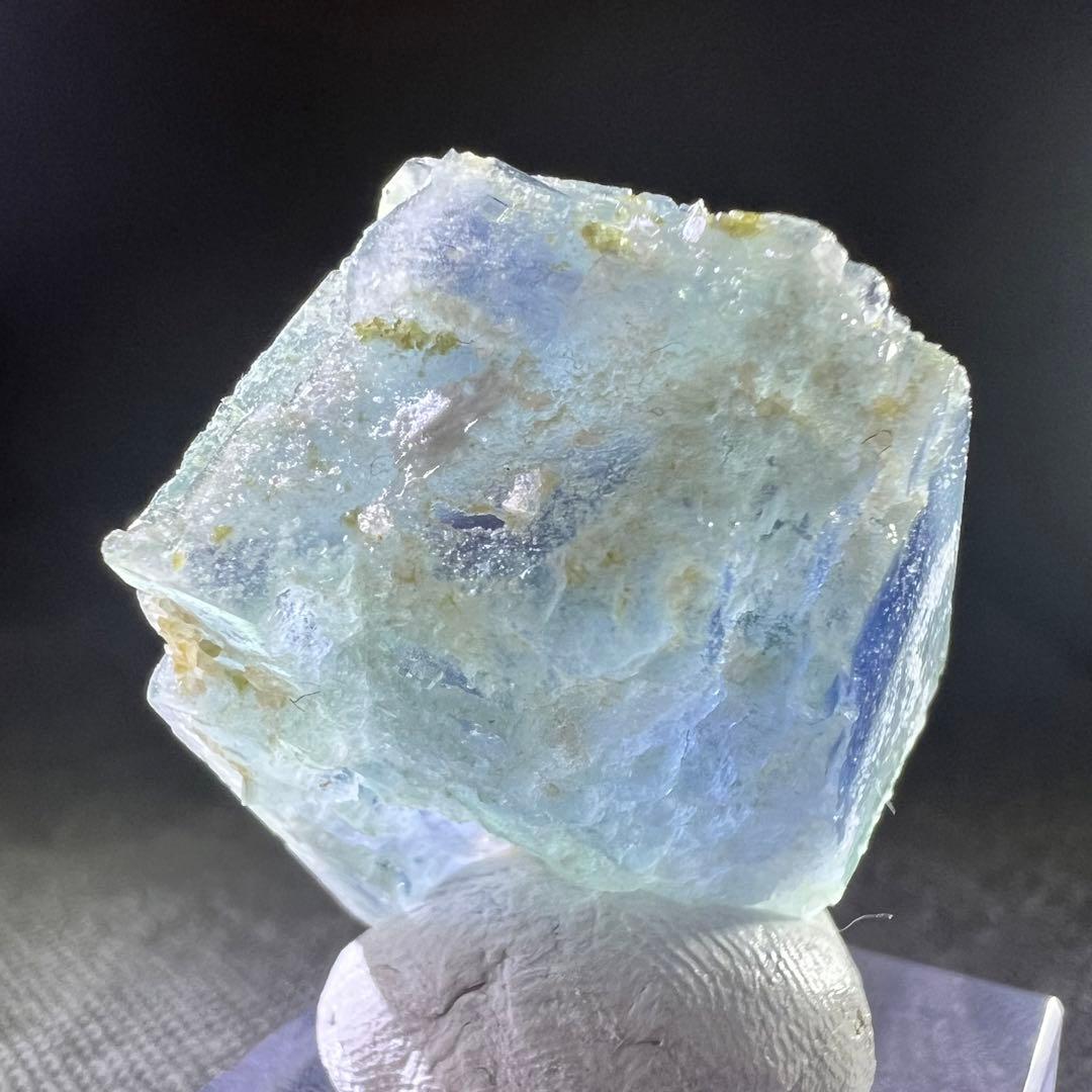 内モンゴル産　ライトグリーン　パープルゾーニングフローライト