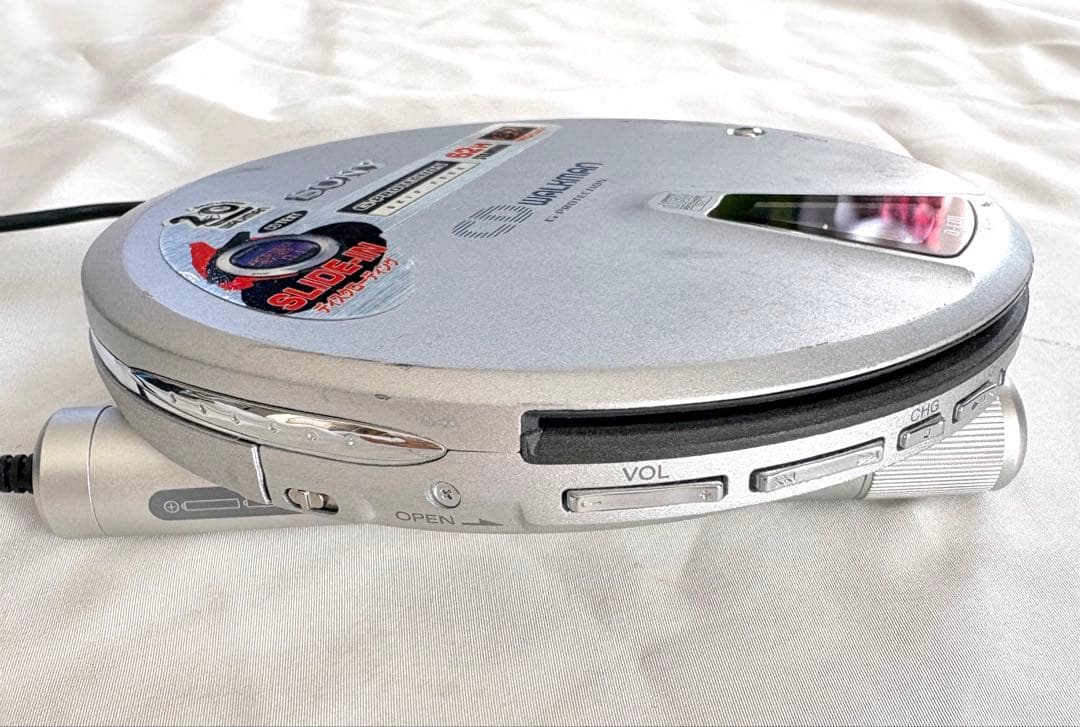 【ジャンク】SONY CD WALKMAN D-E01 スロットイン