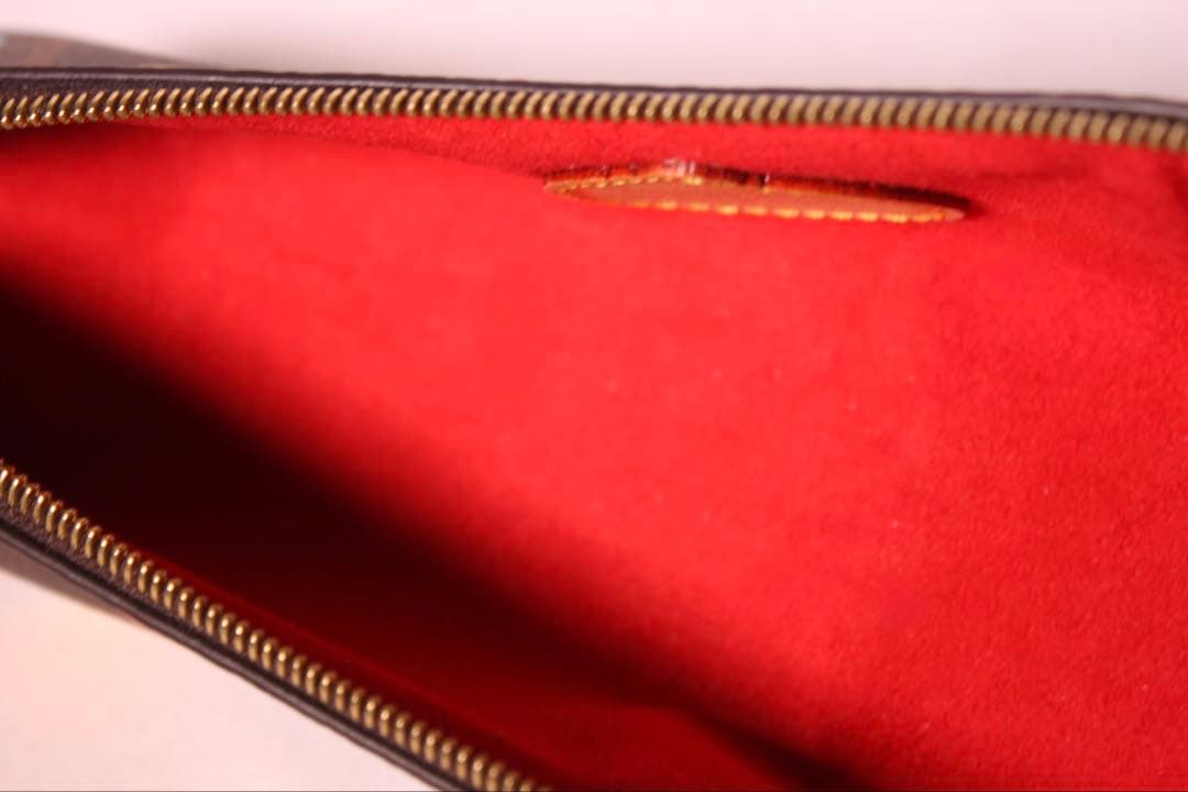 LOUIS VUITTON ルイヴィトン草間彌生トゥルースエリザベットペンケース