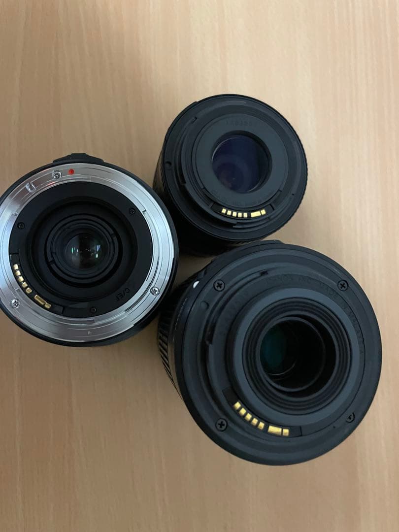 EOS Kiss X10i・ボディー本体標準　広角　望遠　バッテリーセット