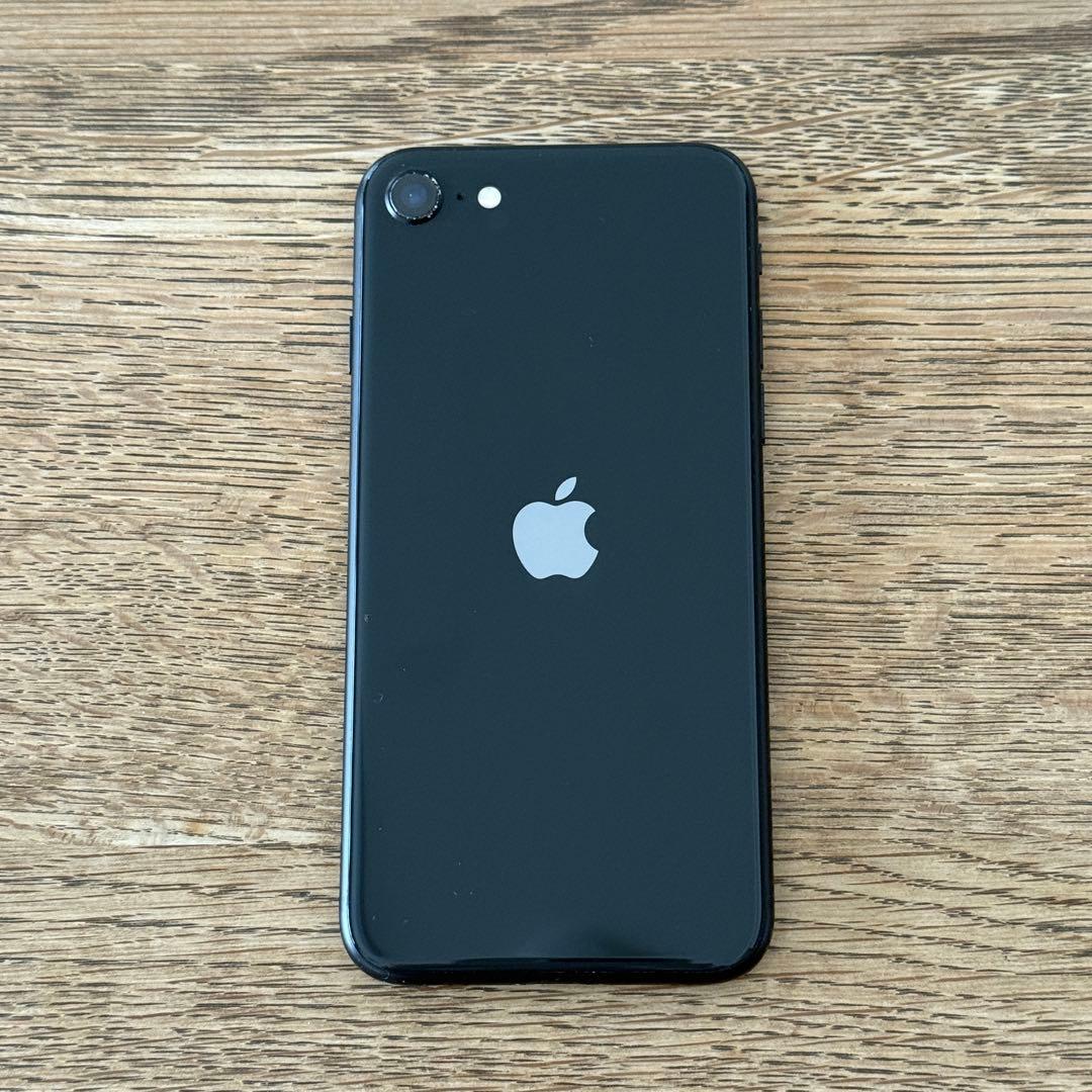 Apple iPhone SE ブラック 64GB