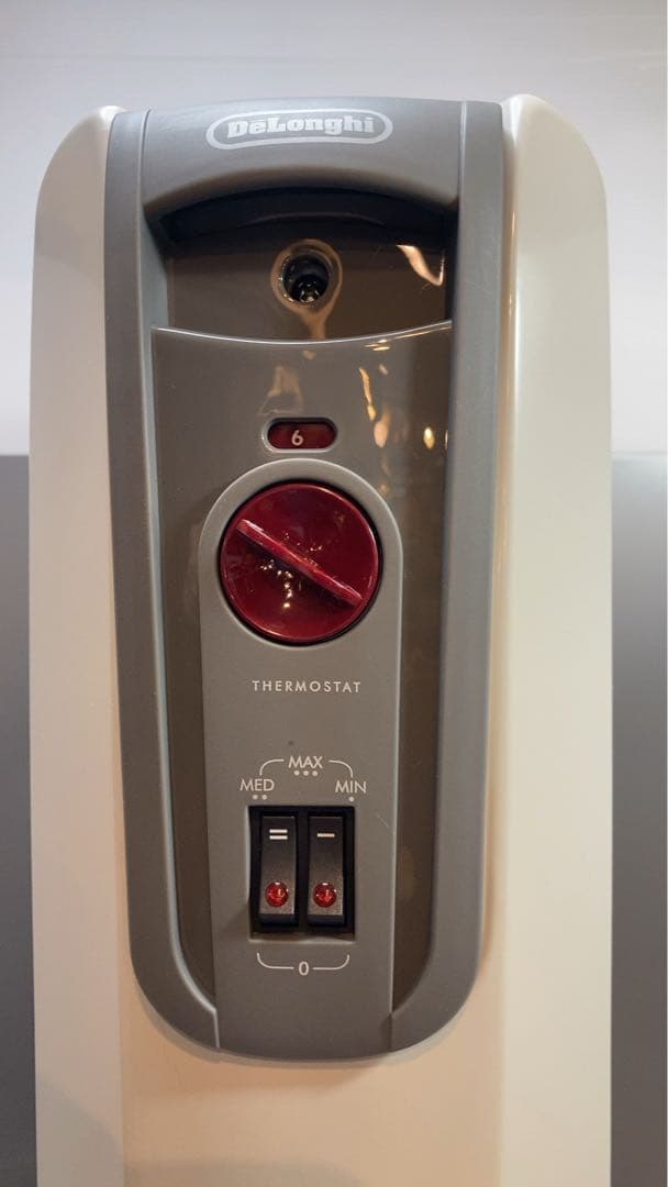 デロンギオイルヒーター　H770812EFS トップハンガー付き