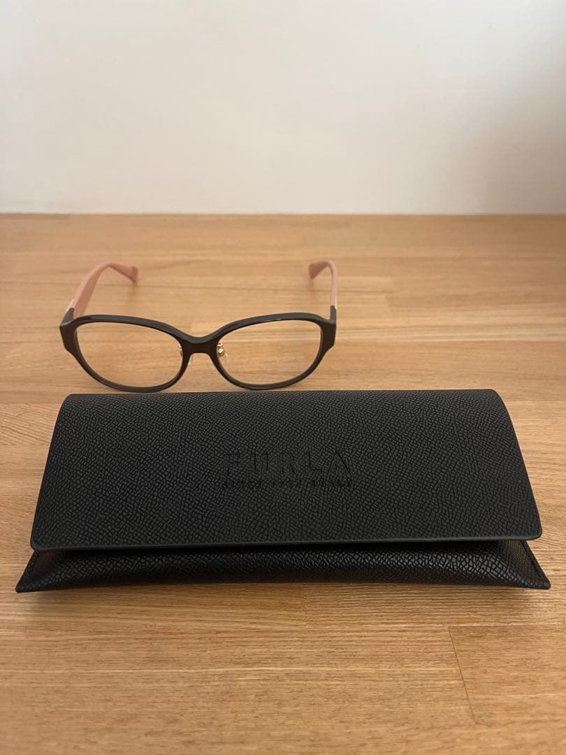 FURLA 調光レンズサングラス