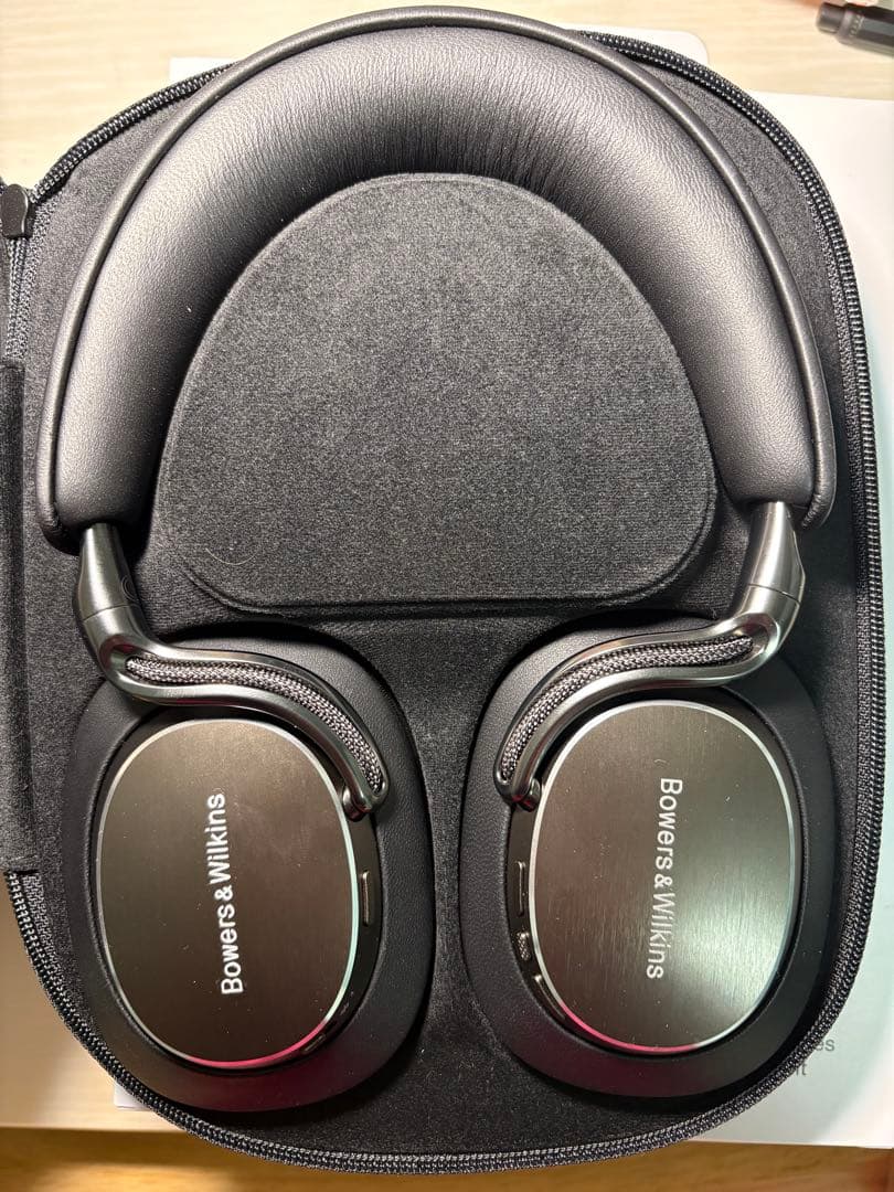 Bowers & Wilkins Px8 S2 ワイヤレスヘッドフォン