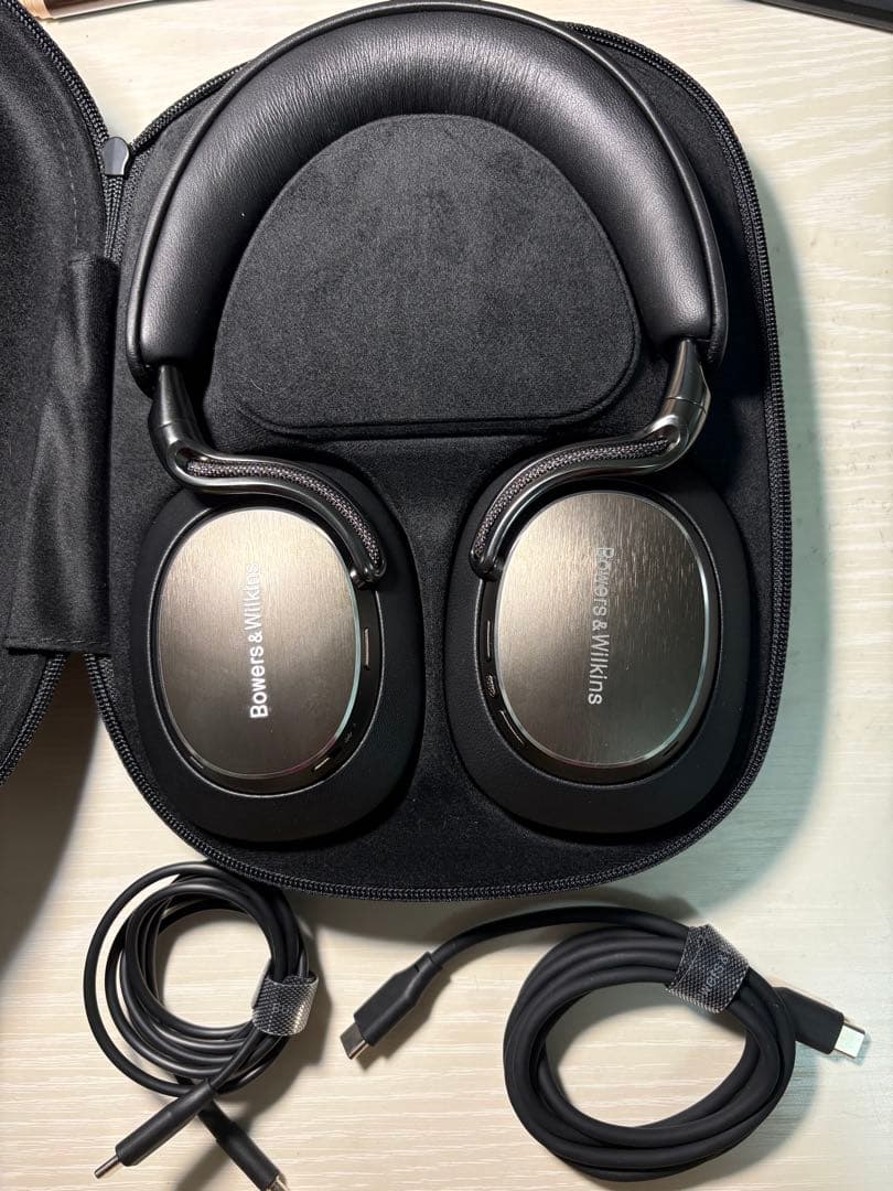Bowers & Wilkins Px8 S2 ワイヤレスヘッドフォン