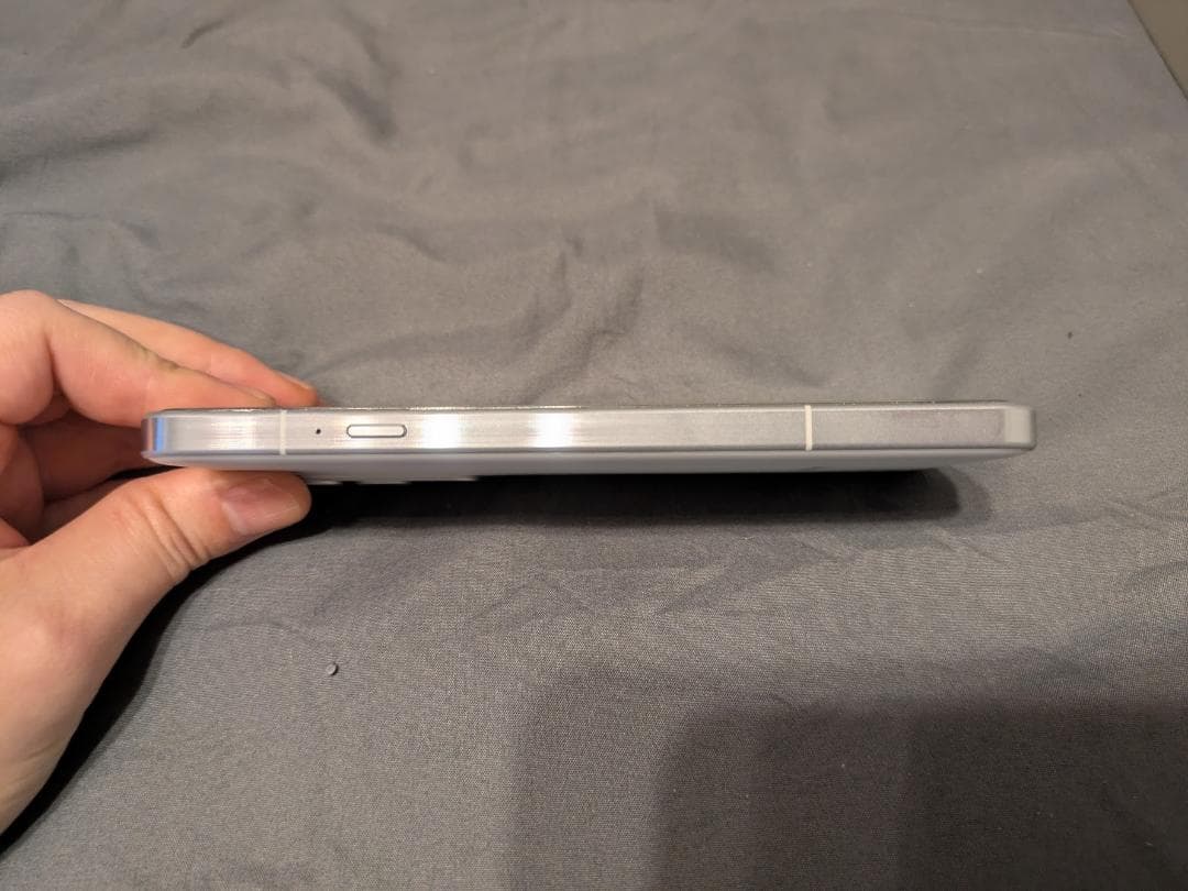 【美品】arrows Alpha ホワイト 12/512GB 充電11回