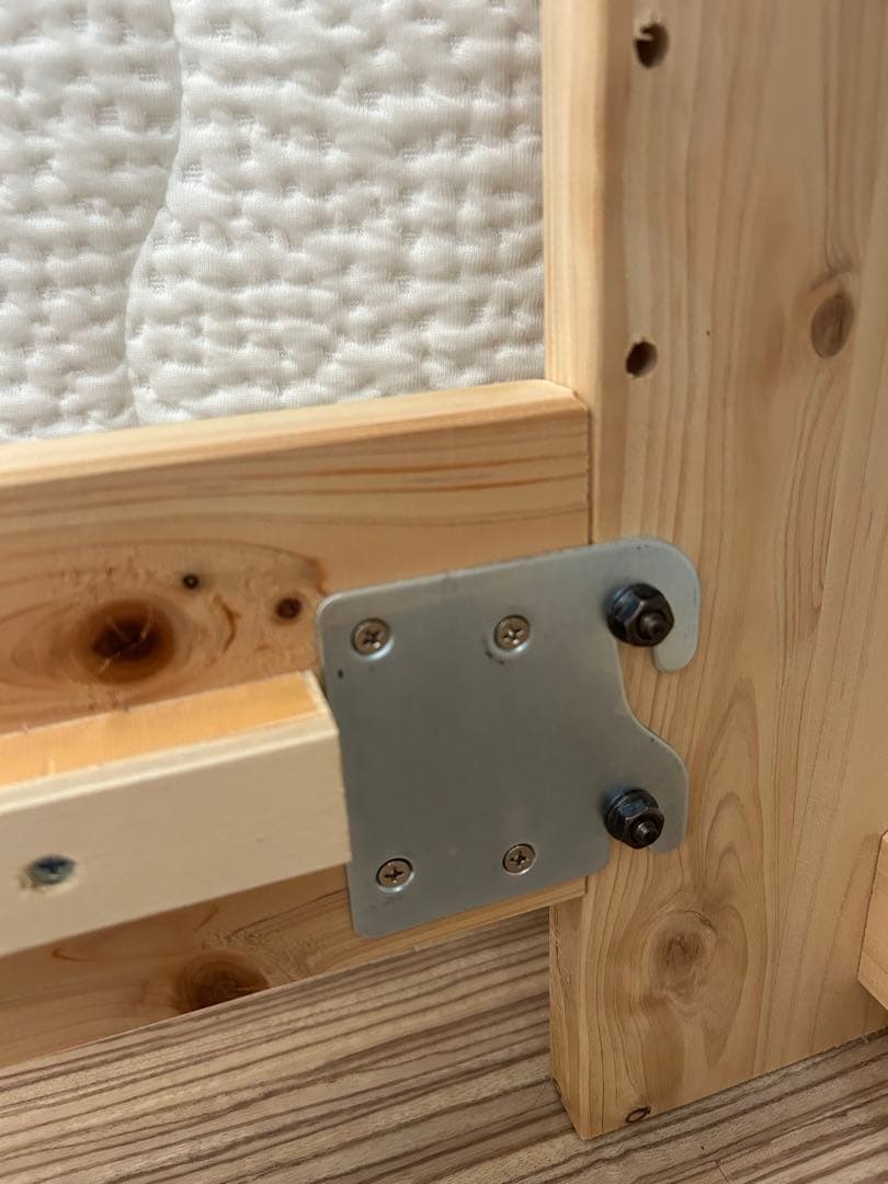 源ベッド　ひのき　ベッドフレームコンセント２口付きナチュラル無垢材檜シングル