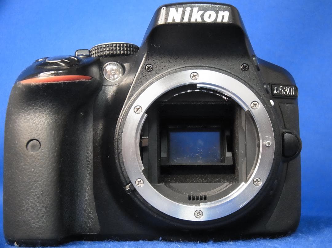 #3290 Nikon D5300 ボディ ジャンク 撮影できます