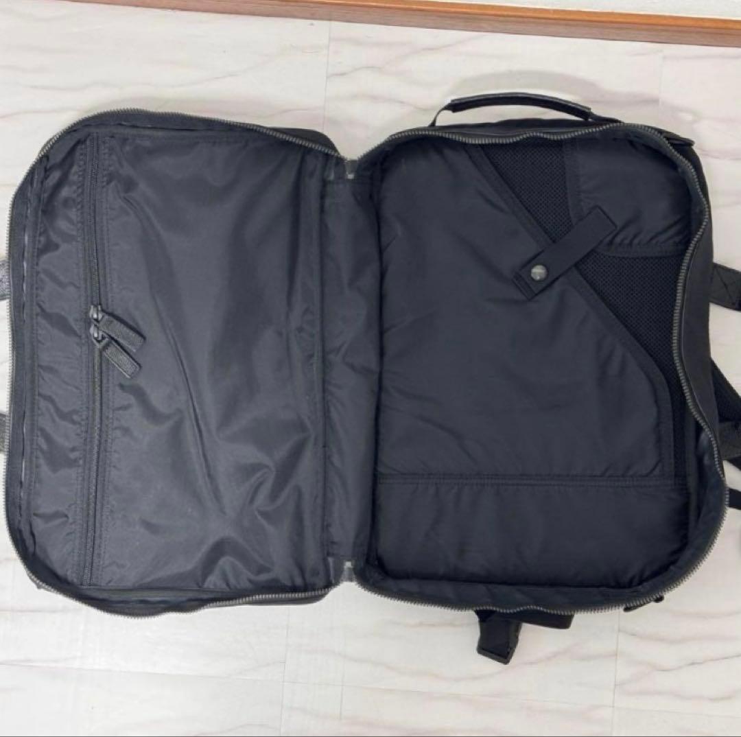 【定番モデルに飽きた方にオススメ】BRIEFING FUSION TRINITY