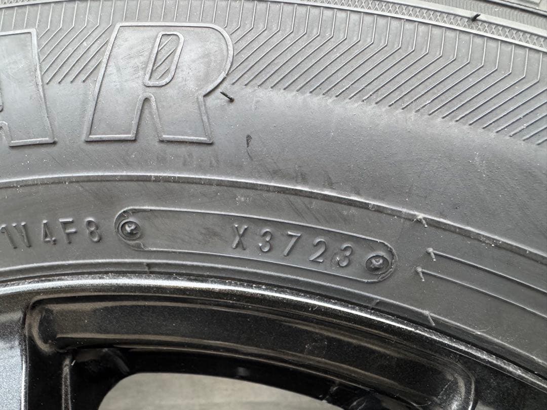 ライズ　195-65-16アルミホイール付きスタッドレスタイヤ4本セット