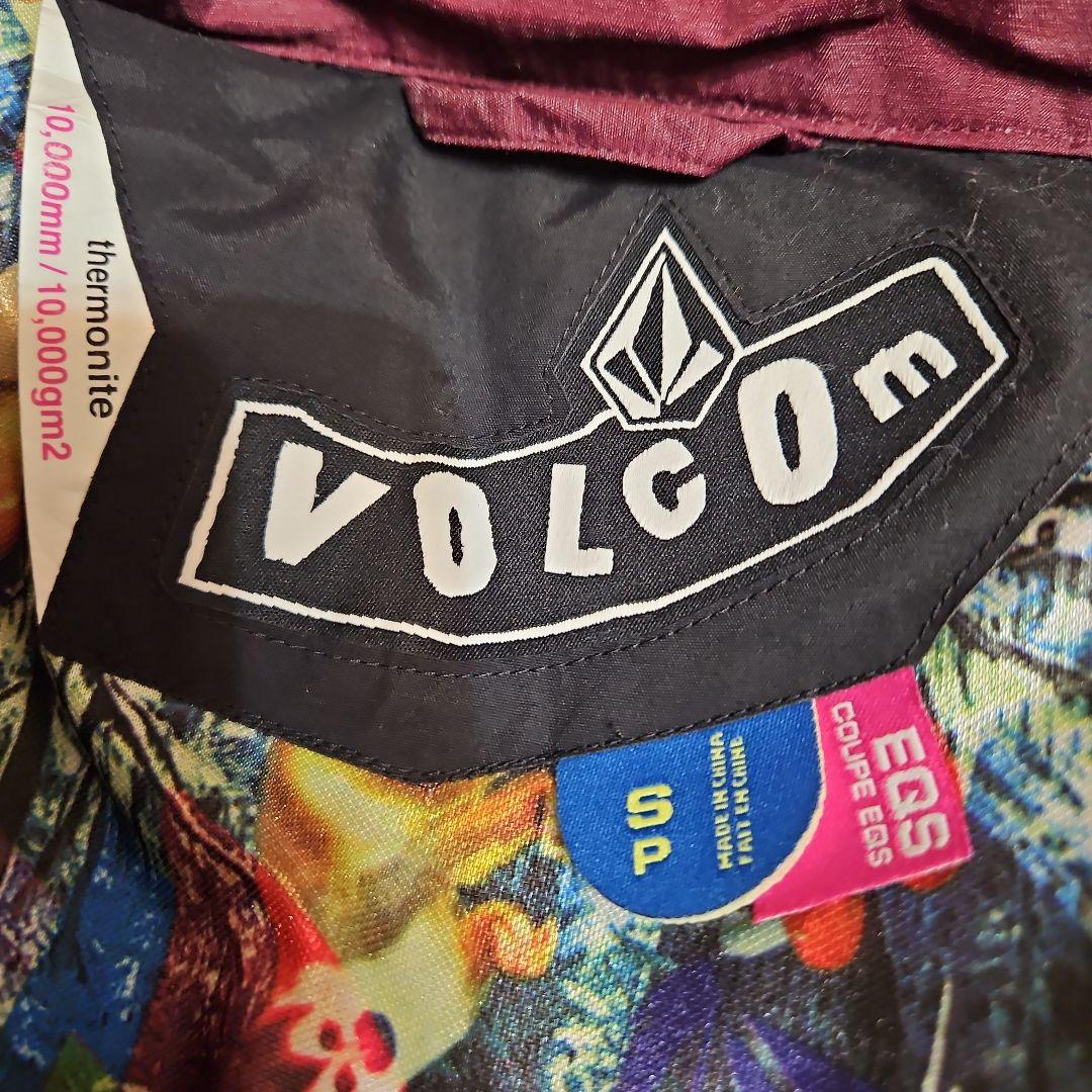 美品　VOLCOMボルコム　ダウン混ウインタージャケット　レディースSPボーイズ