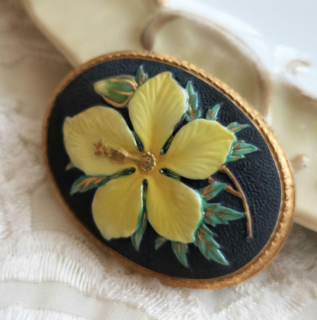 有田焼 俊兼 トシカネ 黄色 ハイビスカス ブローチ