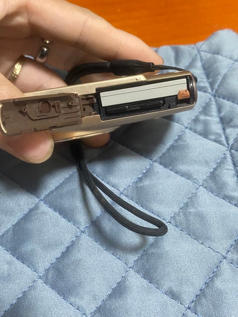 Canon IXY 610F ゴールド