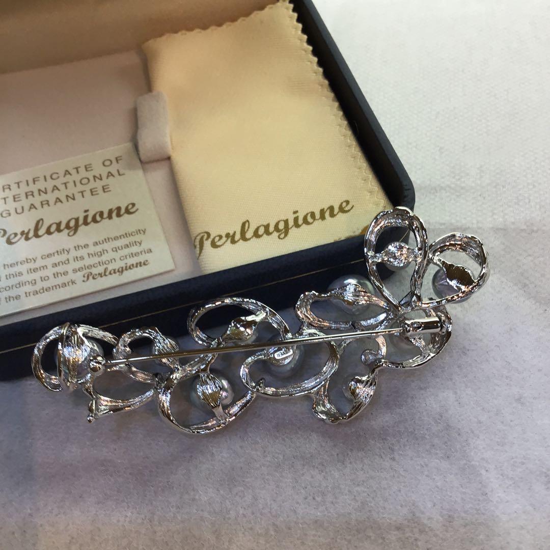 ペルラジオーネ　ブローチ