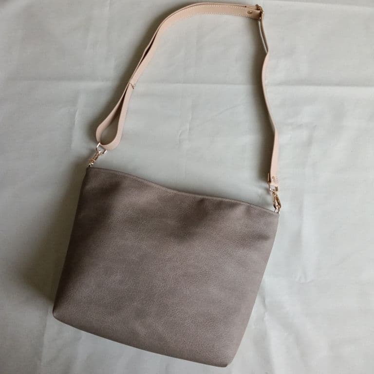 ☆プラム堂∬☆ミナペルホネン　大きめショルダーバッグ　メッツァ