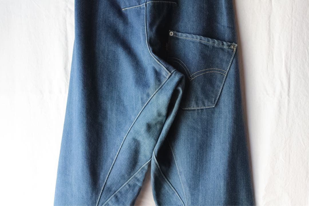 00s 初期 リーバイス エンジニアードジーンズ ルーズ 立体裁断デニム W28