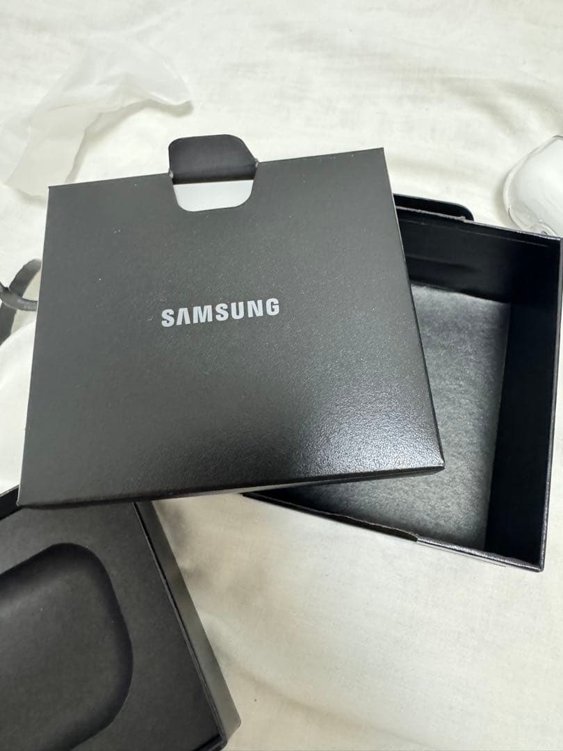 Samsung Galaxy Buds3 Pro ホワイト ケース付き