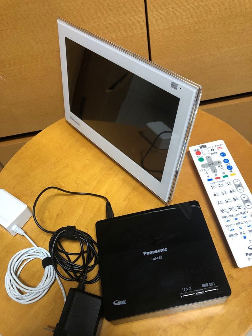 Panasonic「プライベート・ビエラ」10型ポータブルテレビ
