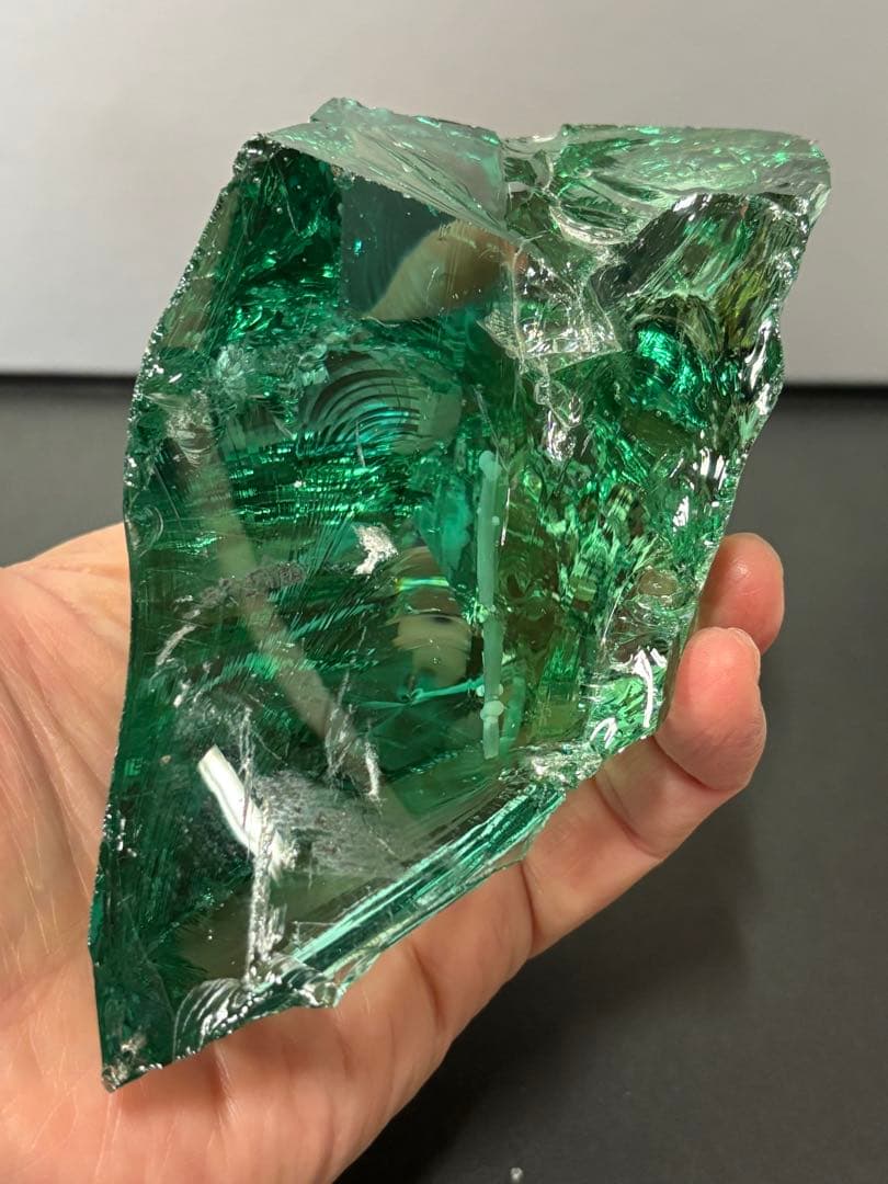 アンダラクリスタル　火山ガラス　411g エメラルドグリーン　クリストバライト入