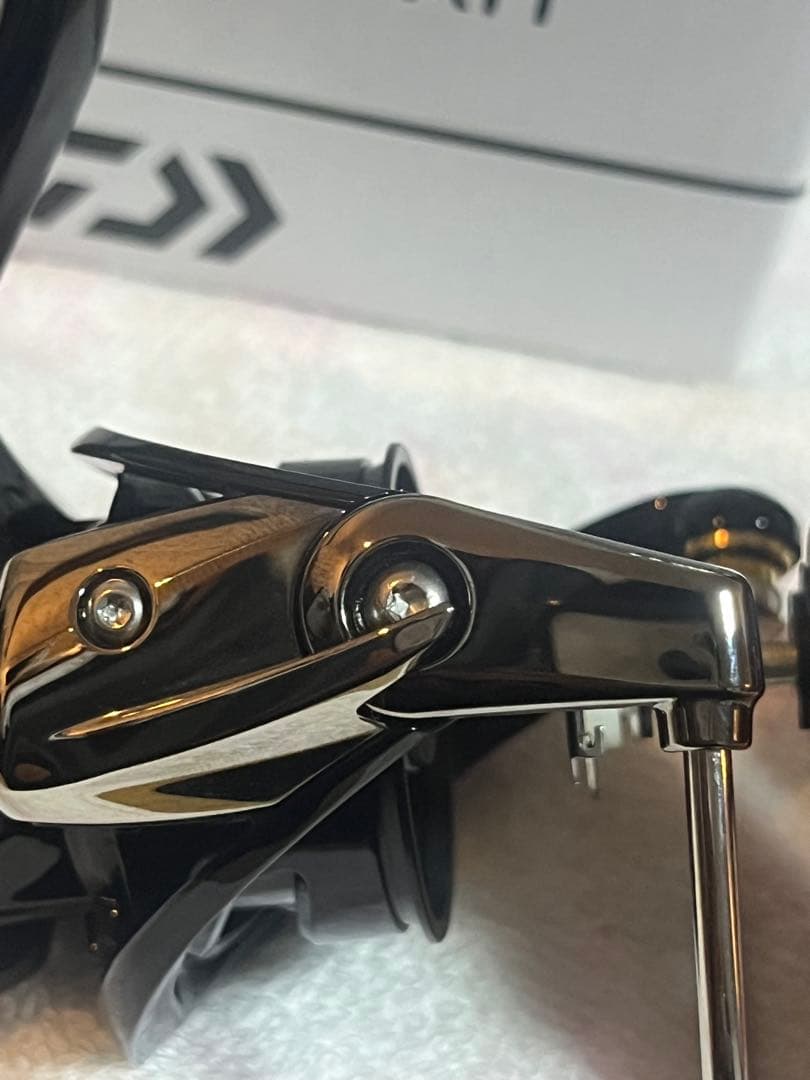 ほぼ未使用　ダイワ　BALLISTIC LT2500S-XH　本体のみ