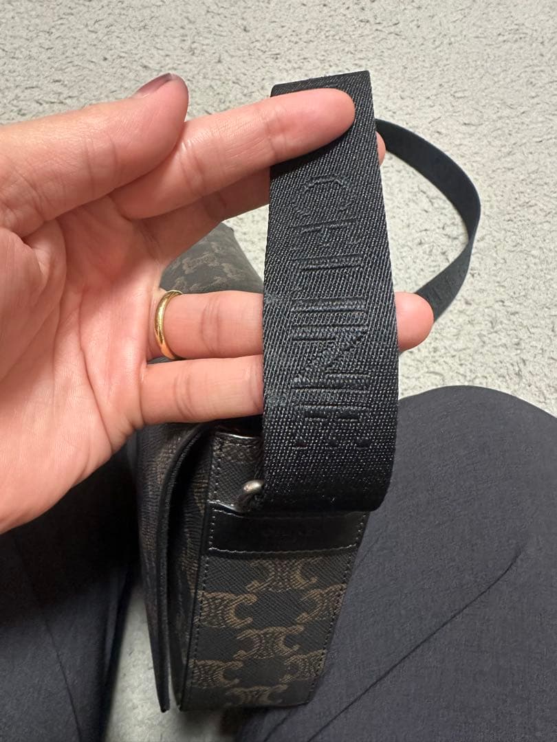 現行品！極美品！CELINEトリオンフ ショルダーバッグ メッセンジャーバッグ