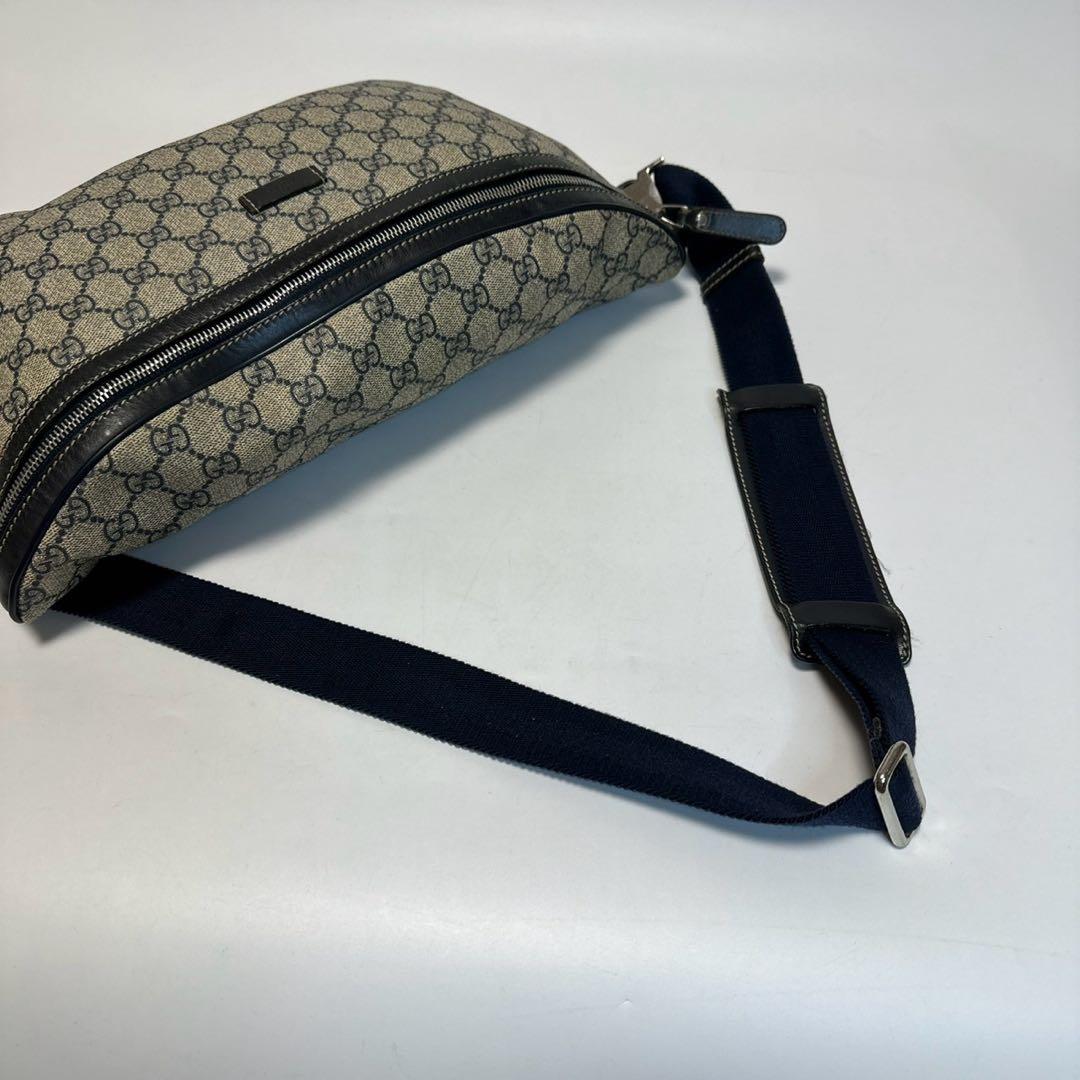 l49【極美品】グッチ　GGスプリーム レザー　ネイビーボディバッグショルダー.