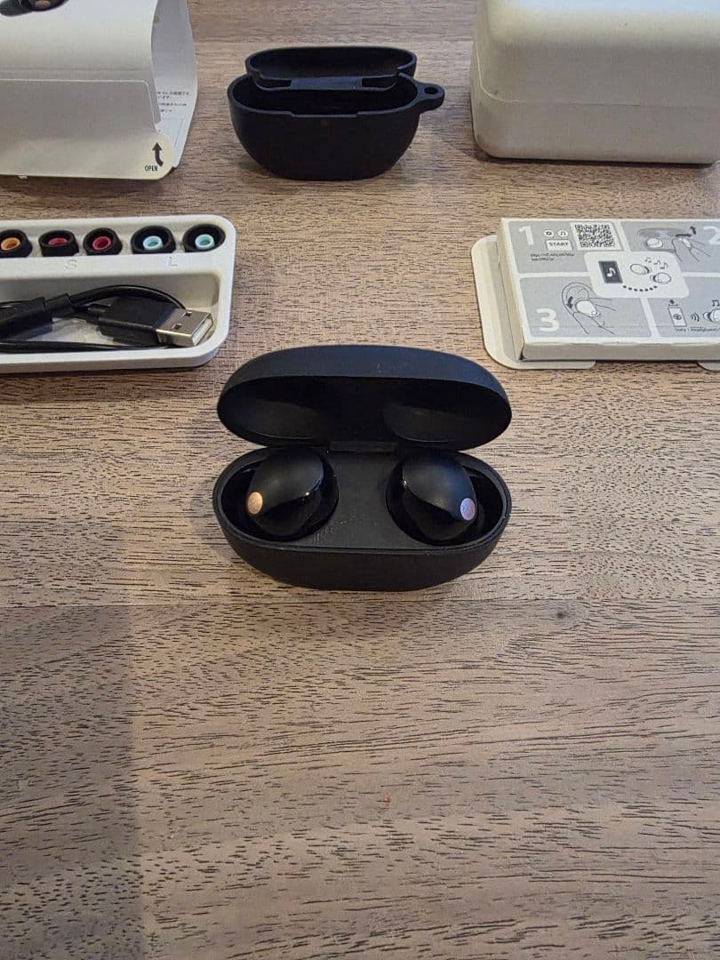 SONY ワイヤレスイヤフォン　WF-1000XM5ブラック美品シリコンカバー付