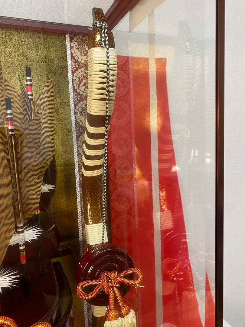 東京久月　家紋と名入付破魔弓・吉祥シリーズ・間口約３８×奥行約３０×高さ約７９㎝