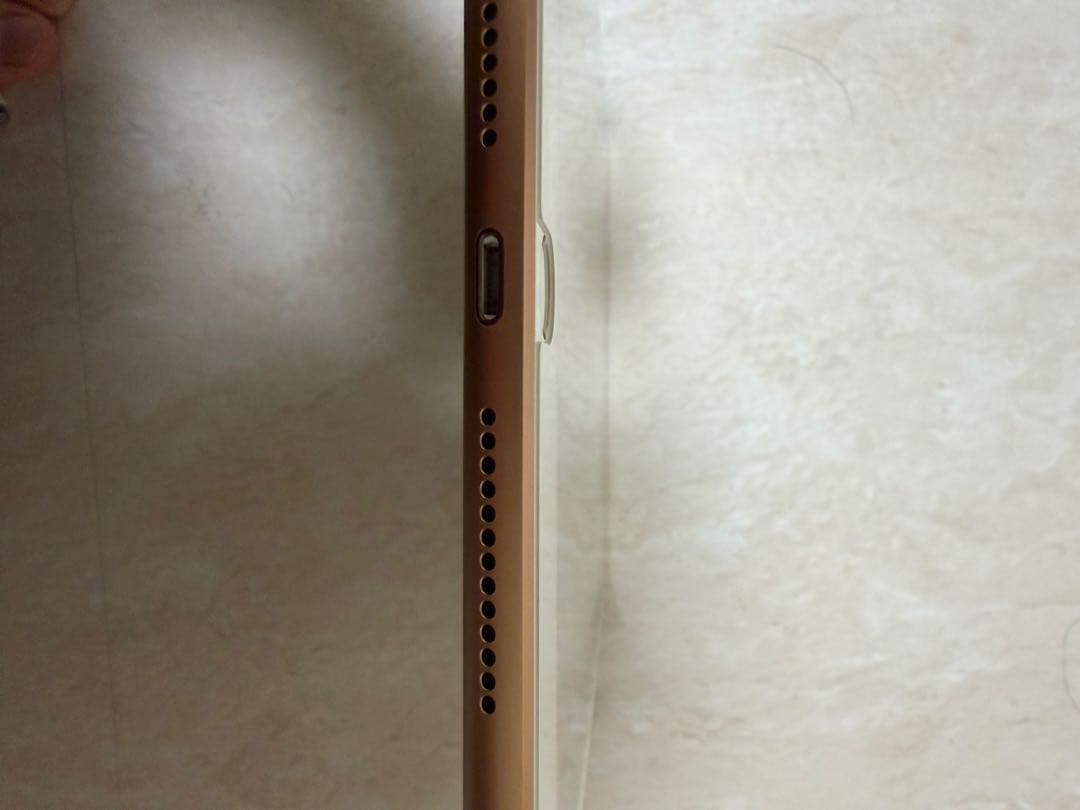 iPad 第7世代 32GB 本体　箱あり フィルム付き