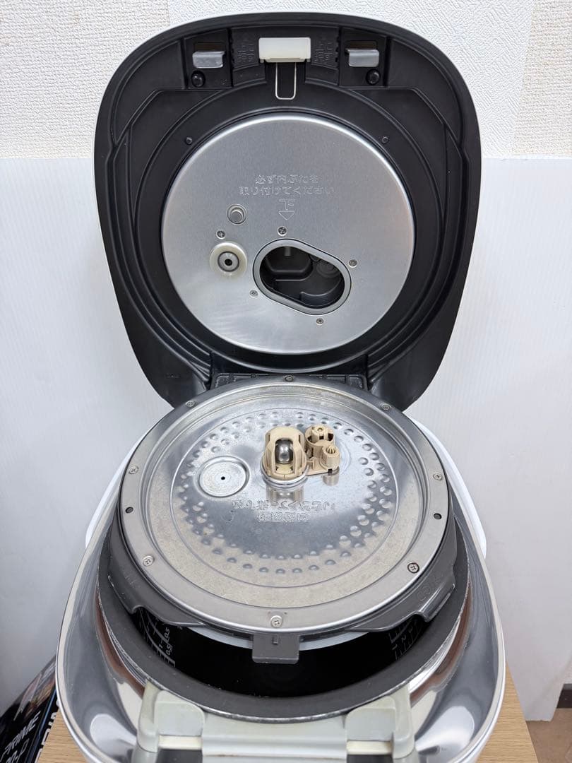 TOSHIBA 東芝 IHジャー炊飯器RC-18VXN 1.8L 2020年製