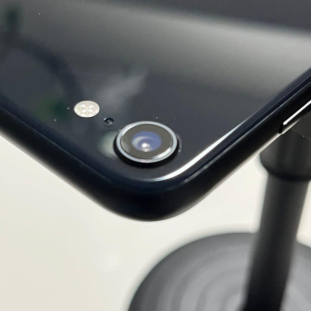 iPhoneSE3 (第3世代) SIMフリー 64GB黒バッテリー83%美品