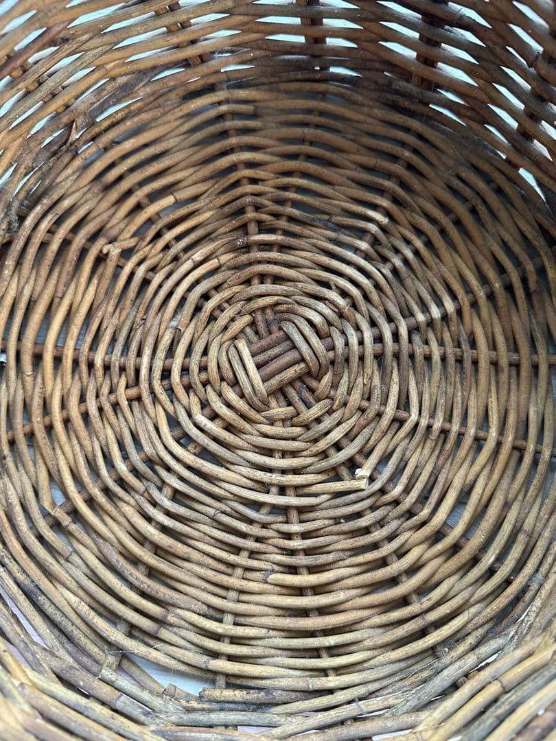 アンティークかごカゴ　バスケット　ヴィンテージ　ナチュラル　インテリア