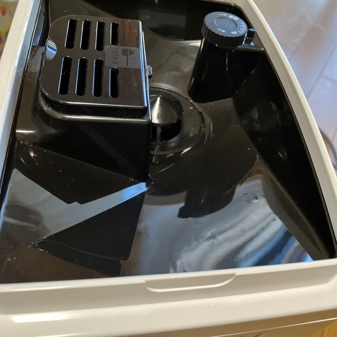 デロンギ　マグニフィカ s Delonghi エスプレッソマシン ホワイト