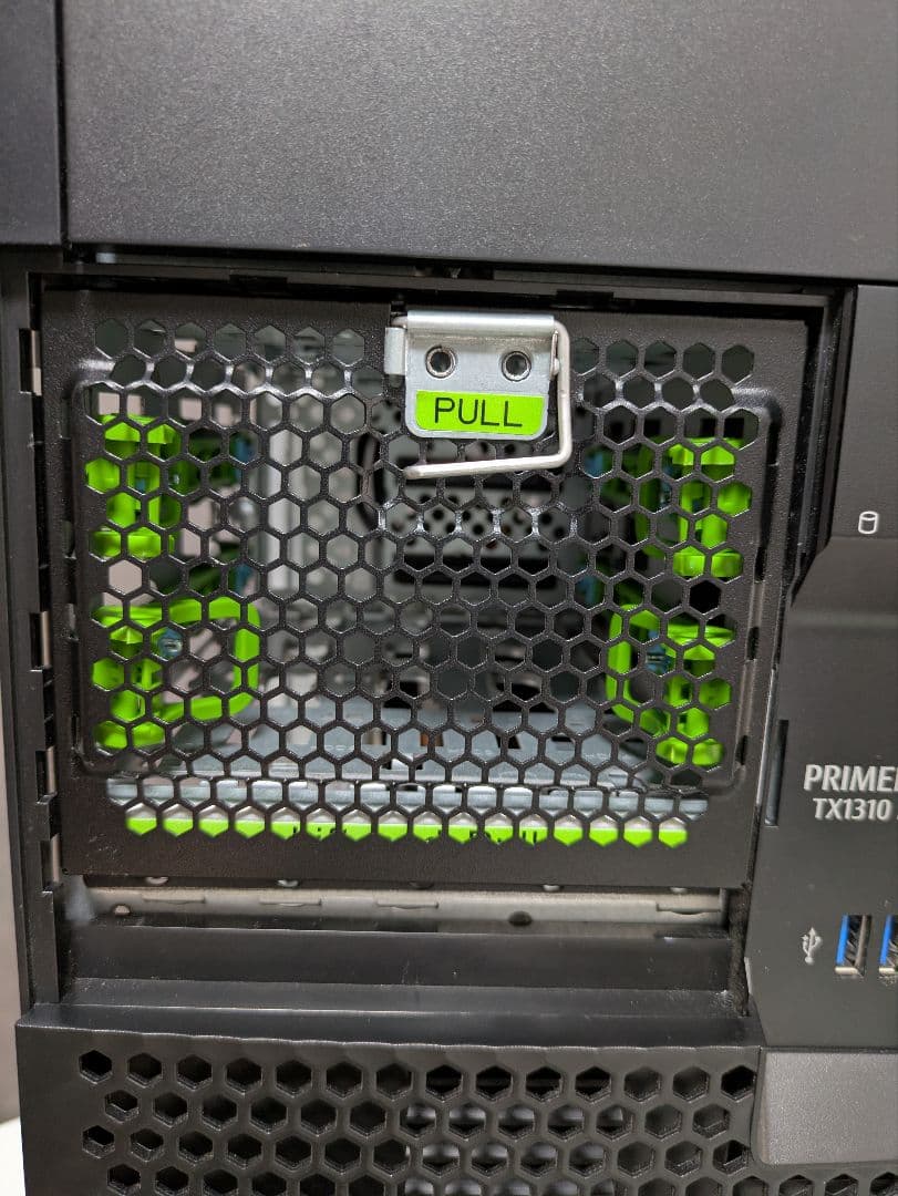 Fujitsu PRIMERGY TX1310 M3 サーバー