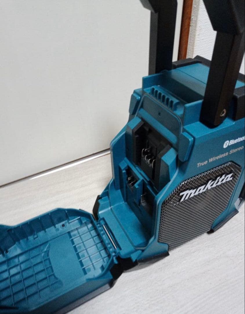マキタ　Makita　現場ラジオ　MR005GZ　充電式ラジオ　40V対応