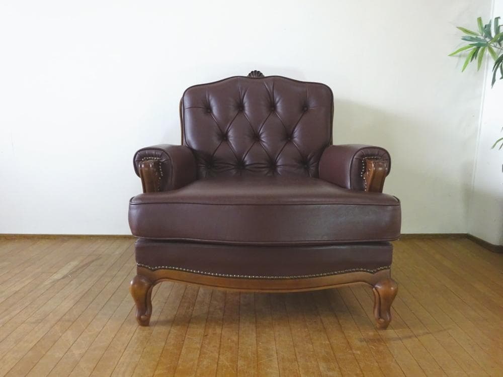 カリモク　ルイ15様式　本革　鋲打ち　猫脚　シングルソファ　美品　①