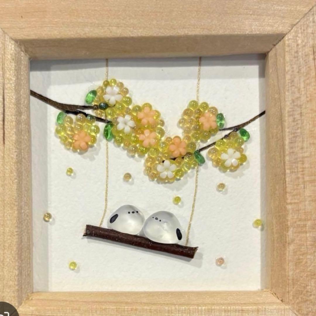 シマエナガと馬　。シーグラスアート